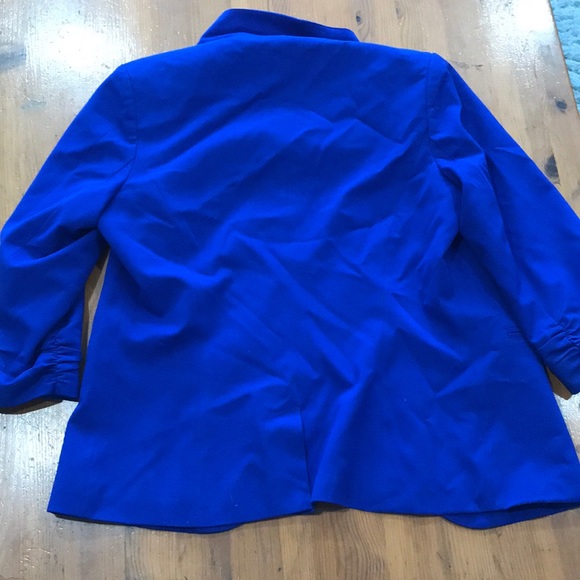 Great conditioned vibrant blue light jacket - Picture 2 of 3